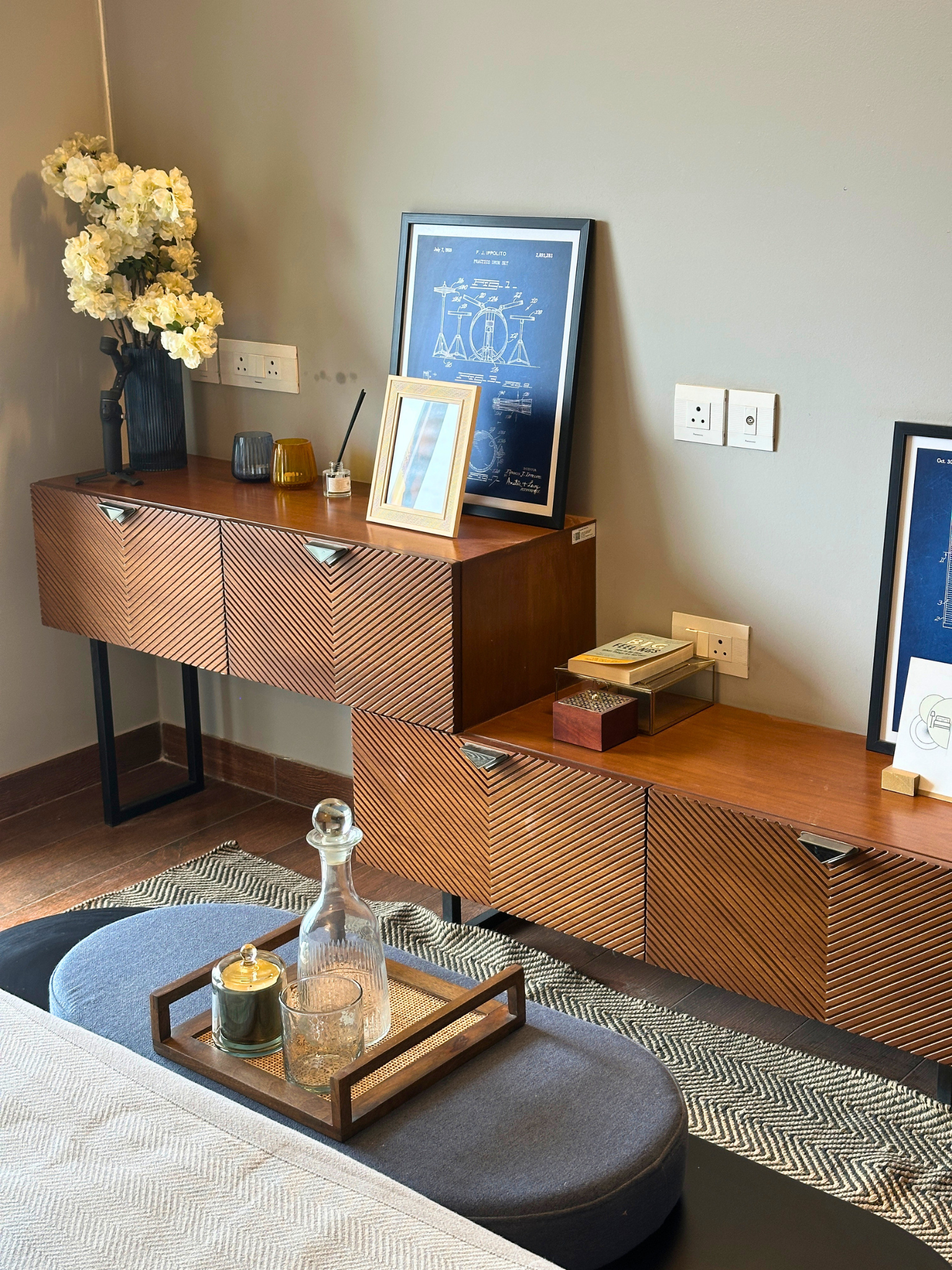 Console unit